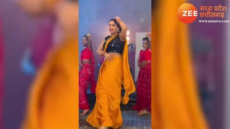 Viral Bhojpuri Actress Nilam Giri Dance Video Bold Fiqure See Salt Expressions Snmp पीली साड़ी