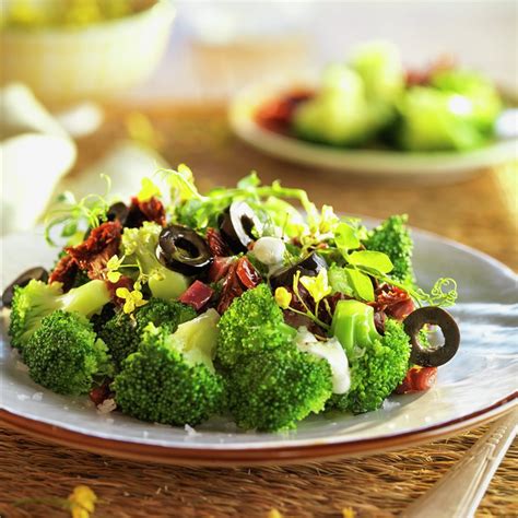 Ensalada de brócoli con mayonesa de yogur