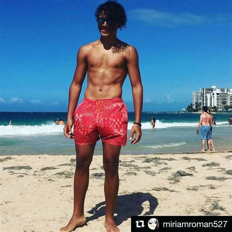 Jaime Cruz Disfrutando En Una Playa En Puerto Rico Dolan Twins Swimwear Fashion