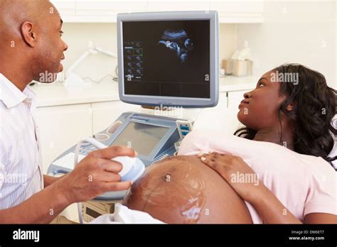 Pregnant Black Woman Scan Hi Res Stock Photography And Images Alamy