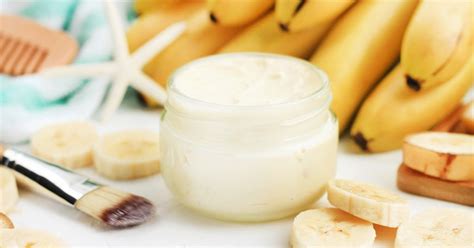 Banana Face Mask Benefits for the Skin and How to Try It