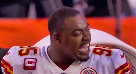 Chiefs' Chris Jones Goes Nuts On Sidelines During Super Bowl