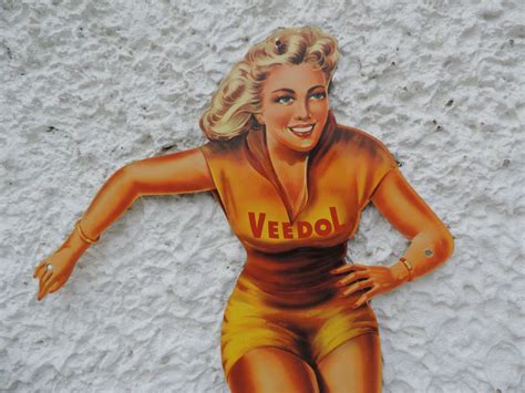 T Les Publicitaires Pin Up Veedol R F Tolp Roule Et Vintage