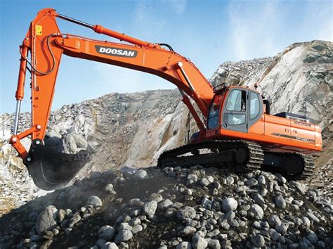 Doosan Excavator: Transforming Landscapes - Truck & Trailer Blog