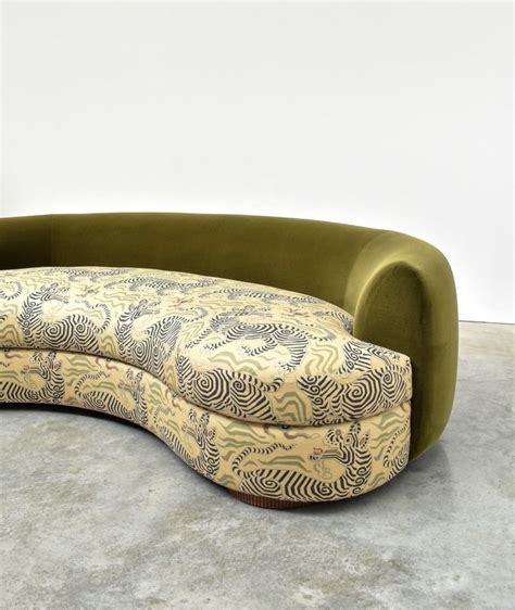 Pin By Tom Thorogood On Seating Curved Sofa Upholster Design