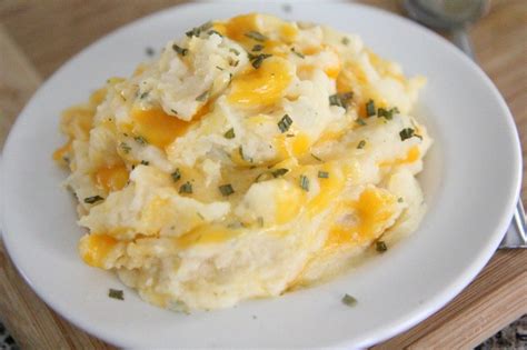 Sour Cream Cheddar Chive Mashed Potatoes