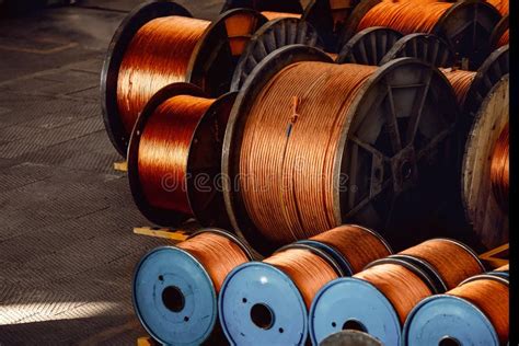 Producción De Cable De Bronce De Alambre De Cobre En Bobinas De Fábrica