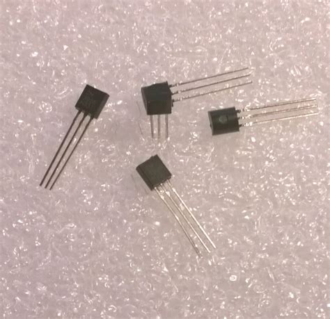 Lot De 10 Transistors Pnp 2n3906 To92 40v 200ma 625mw