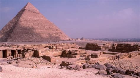 Year Old Burial Ground Discovered Near Egypt S Great Pyramids