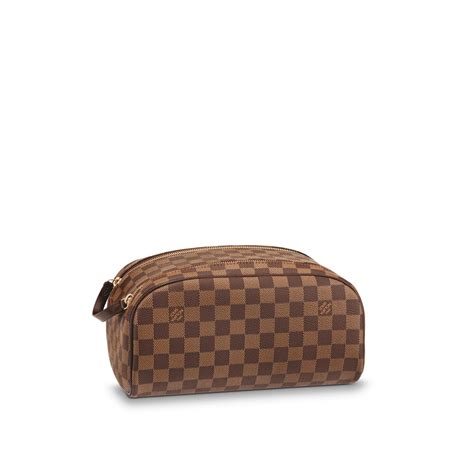 Men S Louis Vuitton Wash Bag Iucn Water