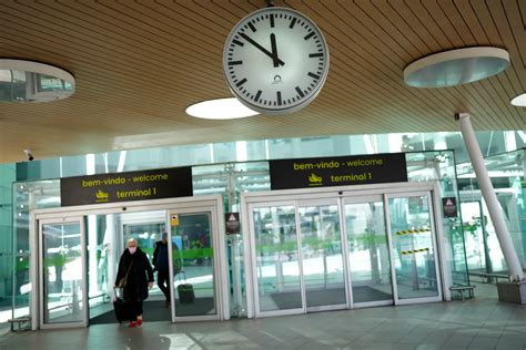 Movimento Nos Aeroportos Portugueses Subiu Em Sic Not Cias