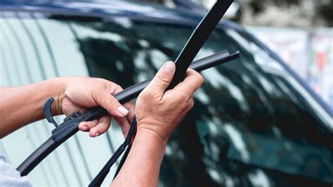 How To Change Your Wiper Blades 4 Quick And Easy Steps