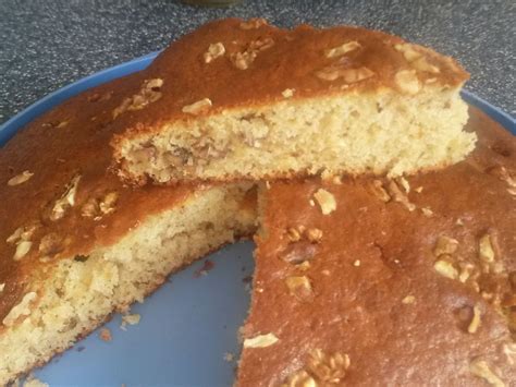 Gâteau au yaourt aux noix Recette de Gâteau au yaourt aux noix Marmiton