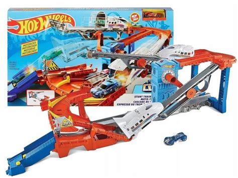 Игрушечный трек Hot Wheels City Stunt Train Express Автомобильная трасса Крутой поезд с