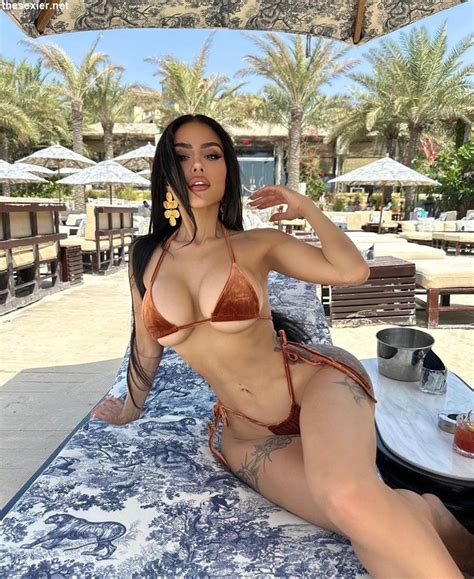 Smokin Hot Busty Brunette Chick In Bikini Shc Thesexier