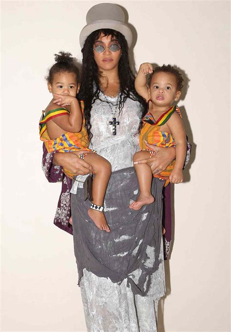 Beyoncé's Cutest Photos with Kids Blue Ivy, Rumi and Sir