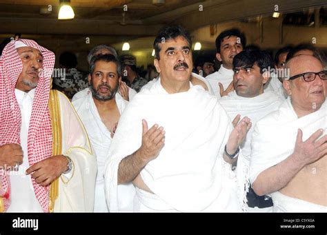 Prime Minister Syed Yousuf Raza Gilani Offers Dua Pray During Umrah