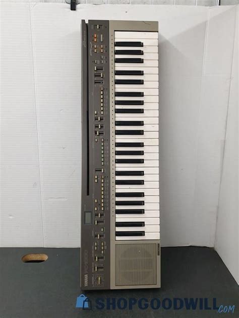 Used Yamaha Pc 1000 Electric Keyboard