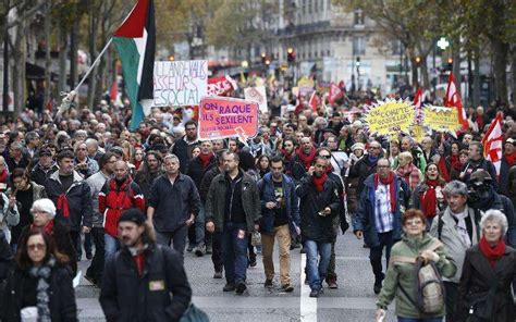 La gauche de la gauche manifeste contre laustérité Valls La