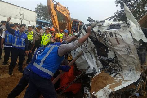 Tol Cipularang Rawan Kecelakaan Antara Kondisi Jalan Dan Mistis