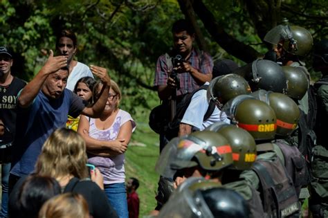 Caracas Tem Protestos Pontuais Por Morte De Piloto Rebelde Scar P Rez