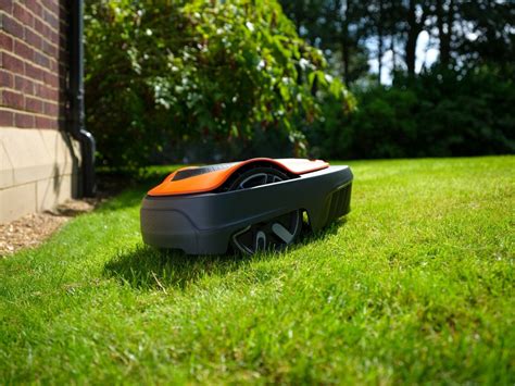 Flymo Easilife Automatic Robot Lawnmower Silver Grade Ebay