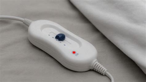 Are electric blankets safe? How to use safely and alternatives