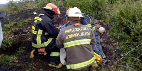 Seguridad En Jalisco Accidente En Carretera Tepatitlán Zapotlanejo