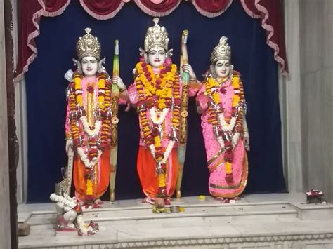 Shri Rams Birth Anniversary Celebrated In Famous Temples Crowd