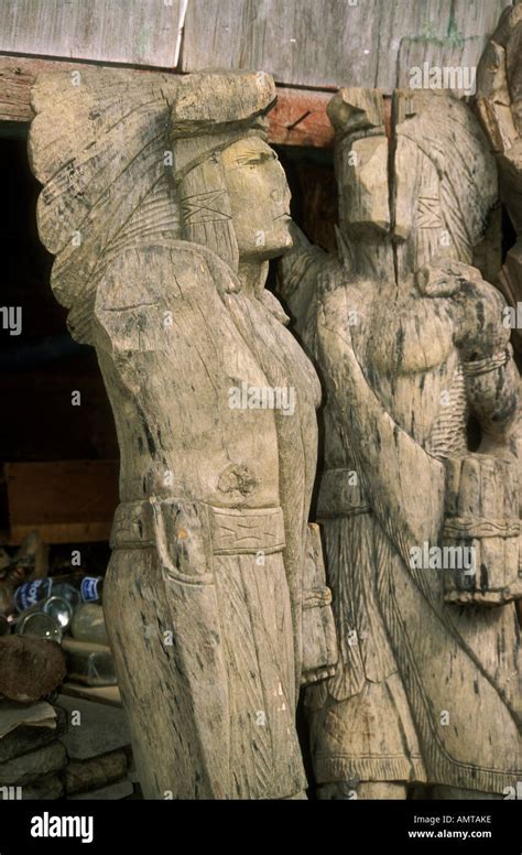 Philippines Ifugao Wood Carving Stock Photo - Alamy