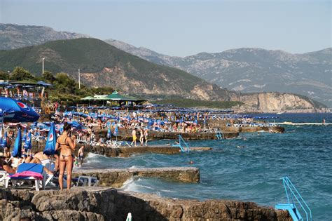 Sezona U Crnoj Gori Propala Visoke Cene Odbijaju Goste