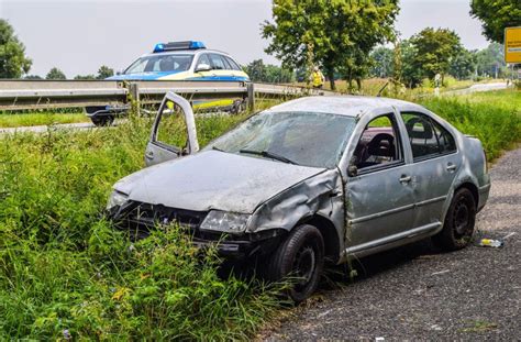 J Hriger Wird Aus Auto Geschleudert