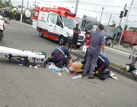 Motociclista Morre Ap S Colidir Caminh O Em Guaruj Sp Santos E