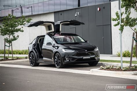 Tesla Model X P90d Falcon Wing