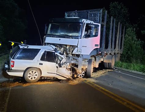 Motorista que morreu em colisão entre caminhonete e caminhão é