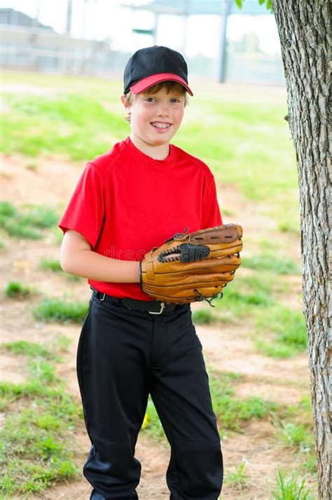 Retrato Do Jogador De Beisebol Da Juventude Imagem De Stock Imagem De