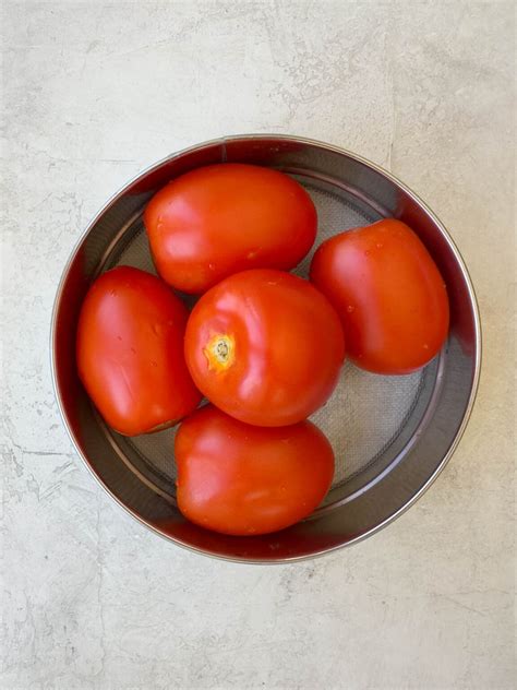 Easy Steps For How To Dice A Tomato A Foodcentric Life