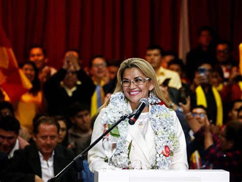 Jeanine Áñez anuncia su candidatura a las elecciones generales en Bolivia