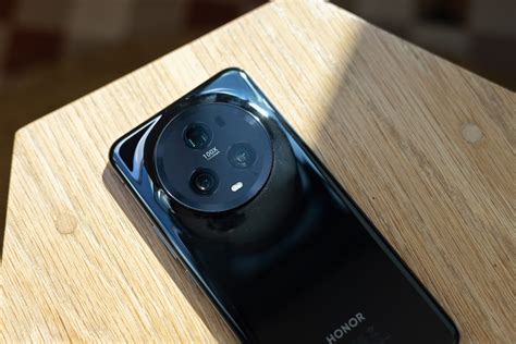 Honor Magic 5 Pro Packs Meaty Camera Specs And A High Price Cnet