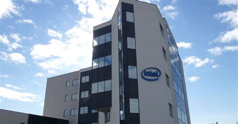 Intel To Receive A 3 2 Billion Grant For A 25 Billion Chip Plant In