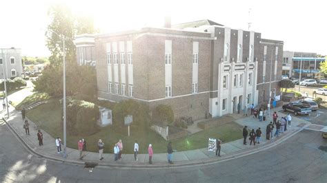 Hundreds continue to line up daily to vote in Haywood – Brownsville Press