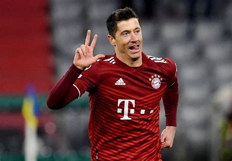 El Bar A Hace Oficial El Acuerdo Con El Bayern Por Lewandowski