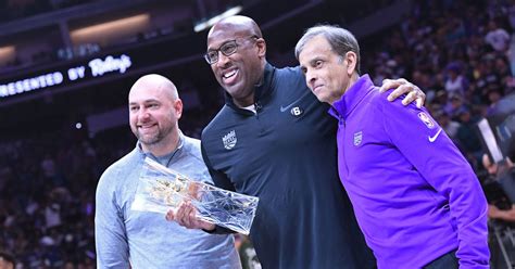 Kings Gm Monte Mcnair Wins Nba Executive Of The Year Blazer S Edge