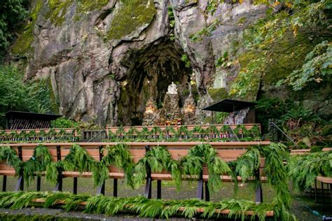 Visiting the PEACEFUL Portland Grotto (Helpful Guide + Photos)