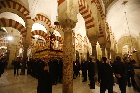 El vía crucis de la Agrupación de Cofradías de Córdoba en imágenes