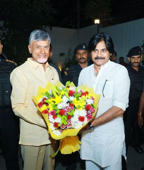 Pics For A Change Chandrababu Goes To Pawan Kalyans House