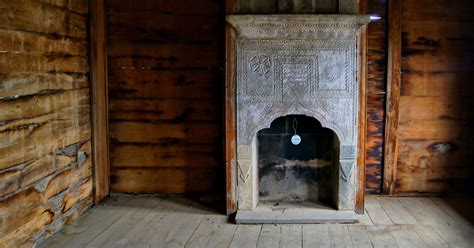 Smart Ways to Fix Old Fireplaces in Historic Homes