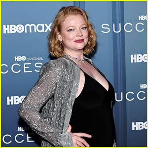 Sarah Snook Is Pregnant, Debuts Baby Bump at ‘Succession’ Final Season ...