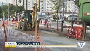 Bom Dia Região Rua em que cratera se abriu deve ser reparada até o