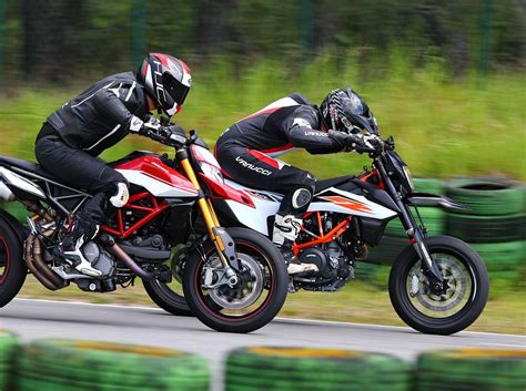 KTM 690 SMC R Und Ducati Hypermotard 950 SP Im Vergleichstest